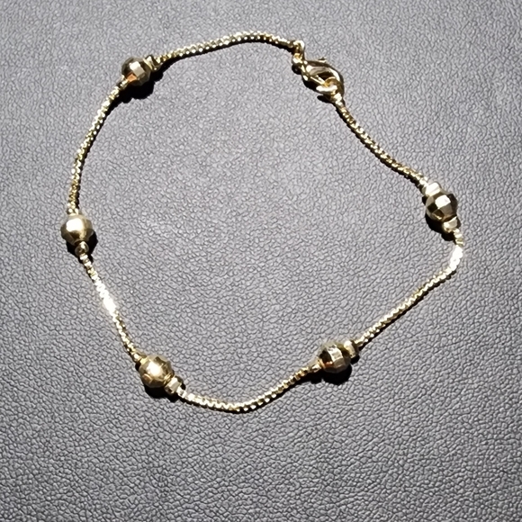 Beautiful 14k Gold Filled Bracelet - Picture 8 of 12